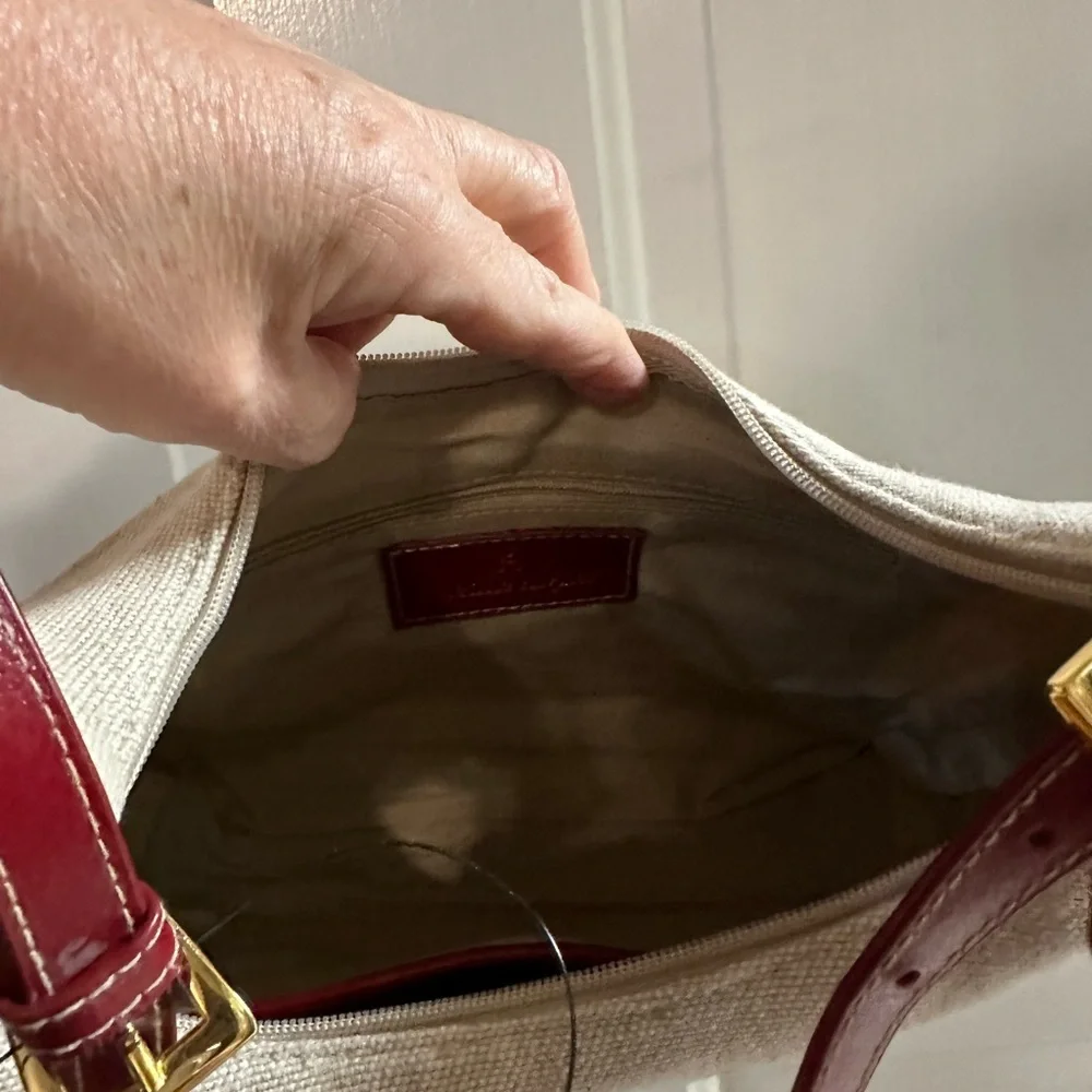 Etienne Aigner Elegant Cream and Red Shoulder Bag - Picture 3 of 9